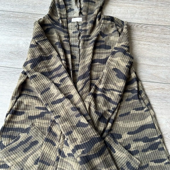 Retrology Camo Hooded Open  Front Cardigan - Picture 9 of 14
